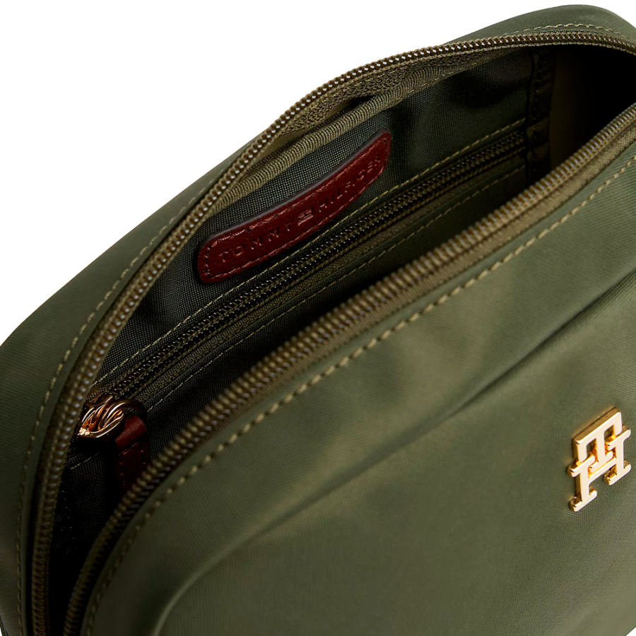 bolsa-de-ombro-em-tecido-tecnico bolsa-de-ombro-em-tecido-tecnico