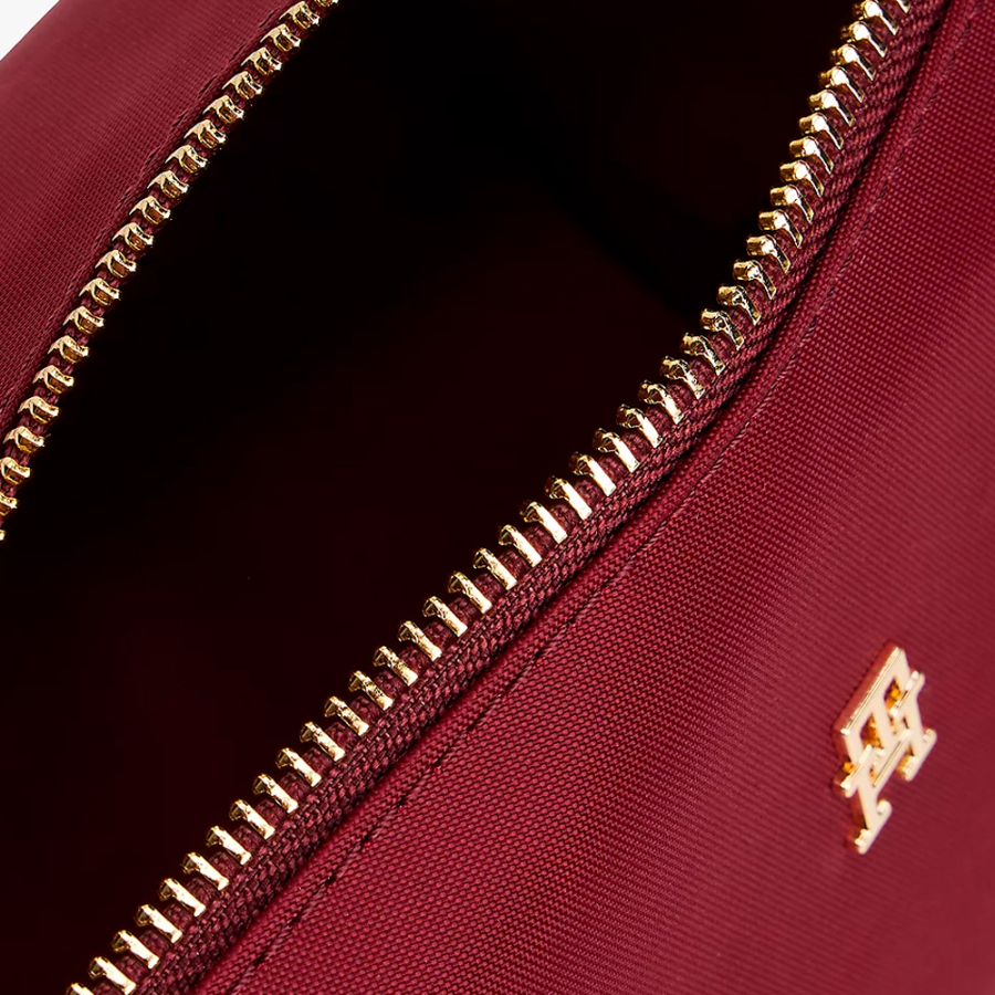 toiletry-bag-with-th-inscription-and-monogram toiletry-bag-with-th-inscription-and-monogram