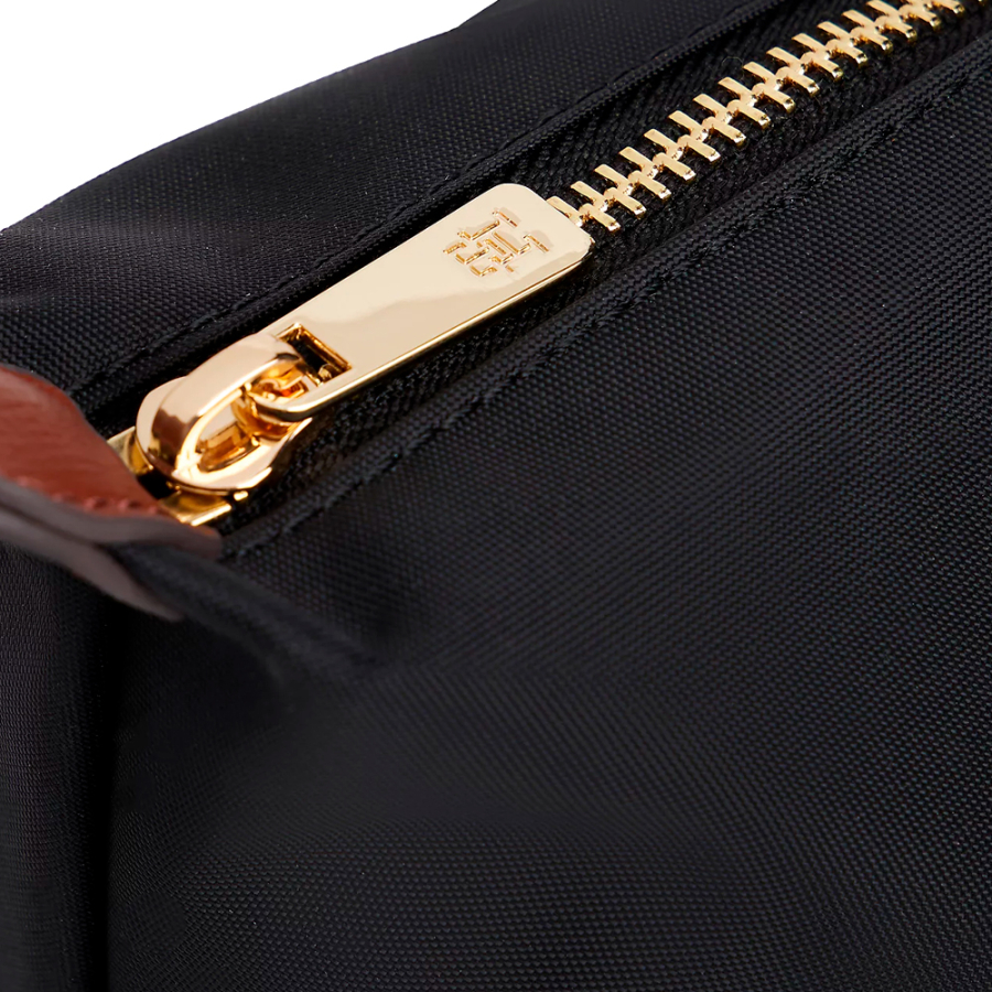 neceser-con-inscripcion-y-monograma-th neceser-con-inscripcion-y-monograma-th