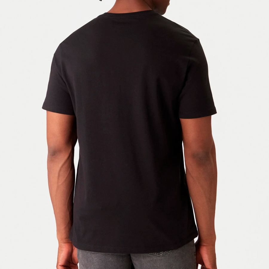 camiseta-com-monograma-na-frente camiseta-com-monograma-na-frente