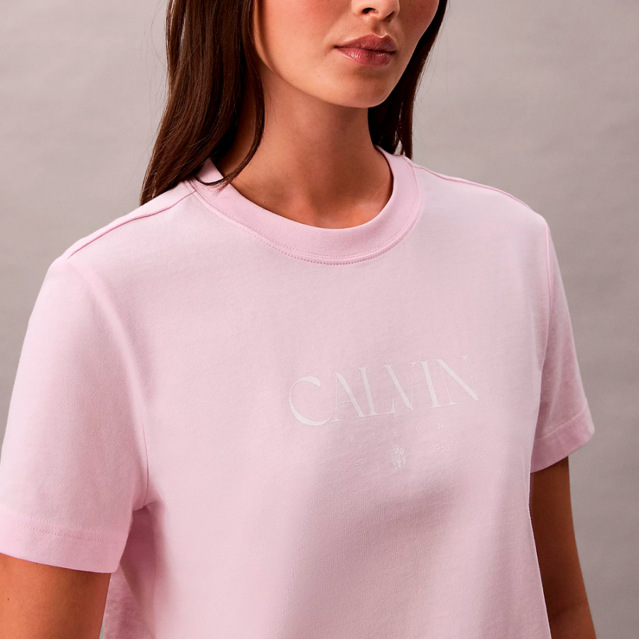 slim-t-shirt-with-graphic-logo