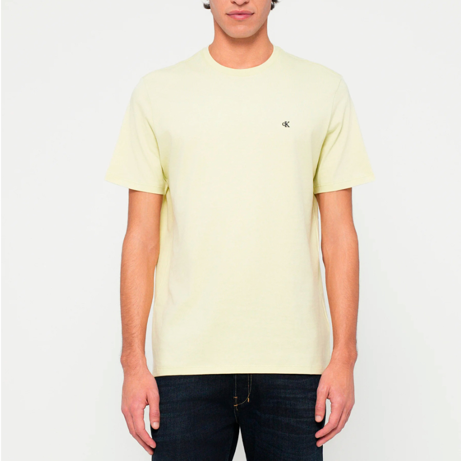 camiseta-classica-com-monograma camiseta-classica-com-monograma