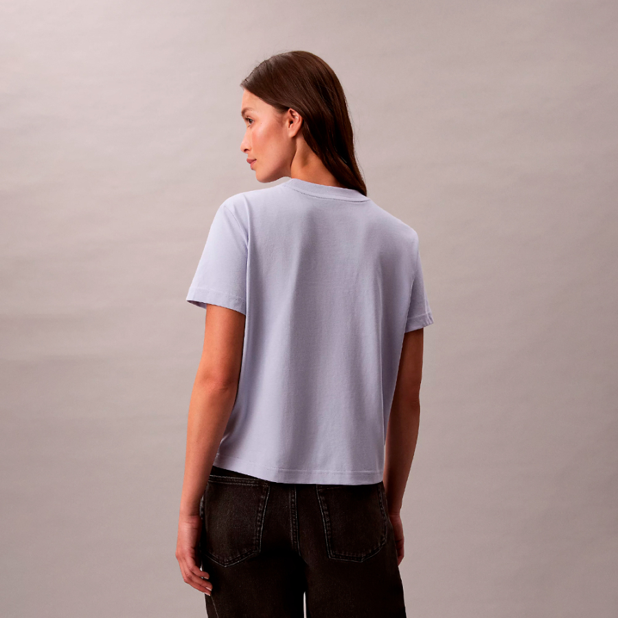 camiseta-slim-con-logo-grafico camiseta-slim-con-logo-grafico