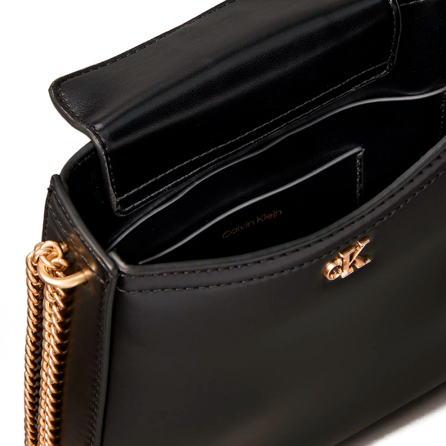 bolsa-de-selim-com-corrente-e-monograma bolsa-de-selim-com-corrente-e-monograma