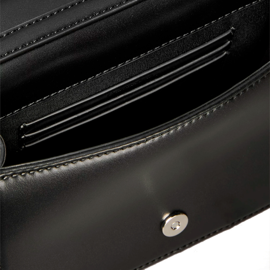 gesteppte-mini-tasche-mit-emblem-logo