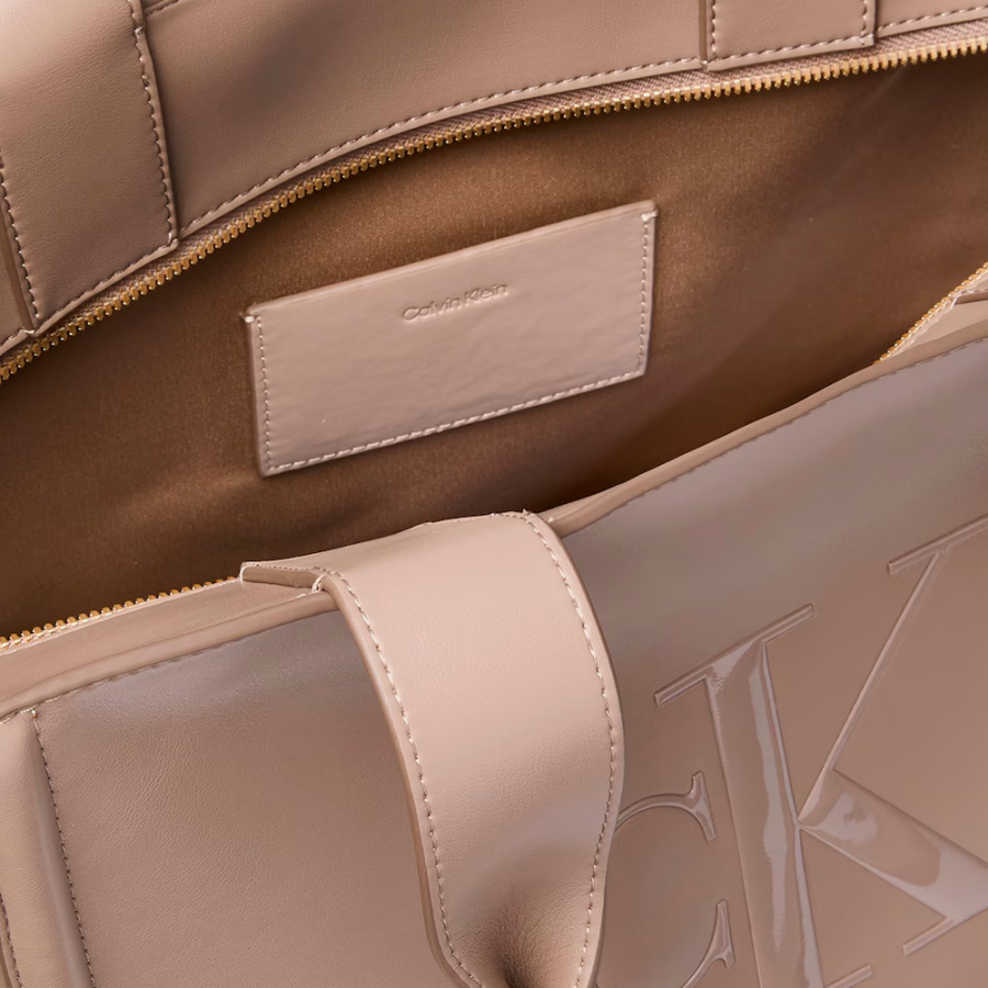 tragetasche-mit-graviertem-monogramm