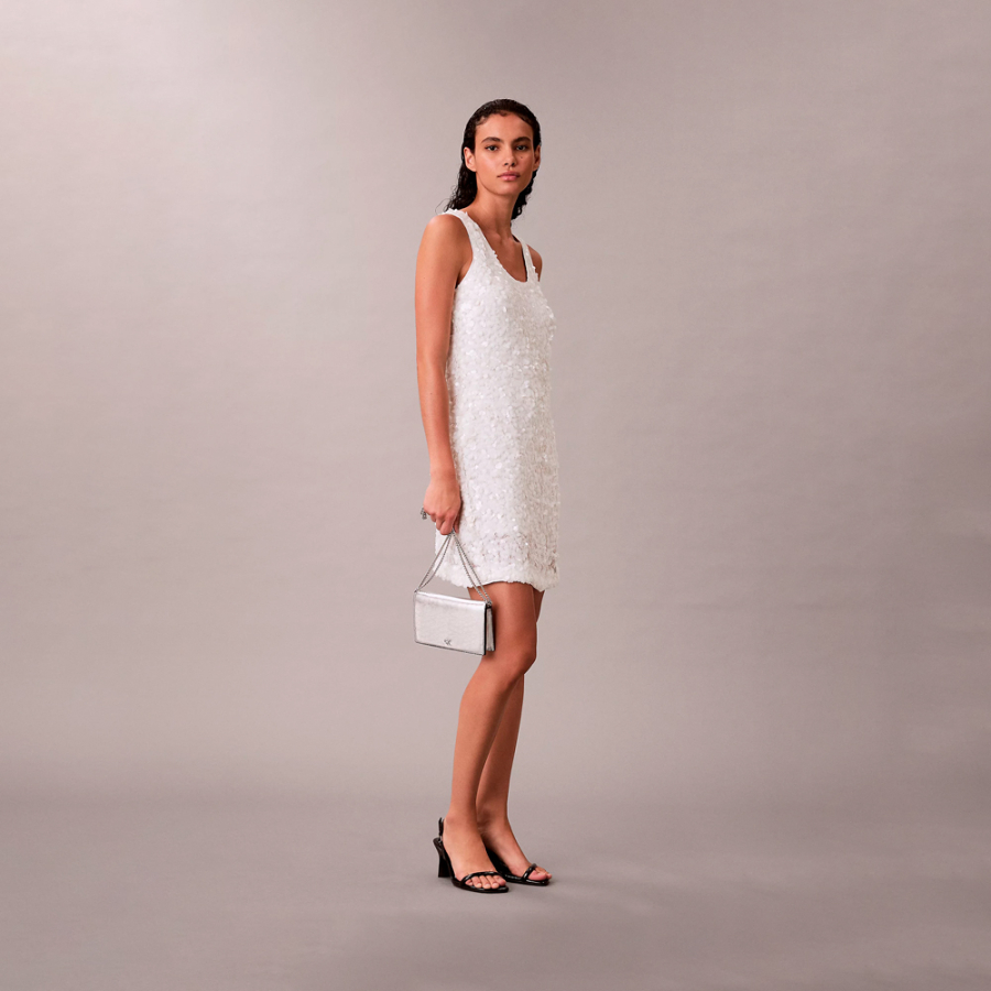 portefeuille-a-chaine-metallique-monogrammee