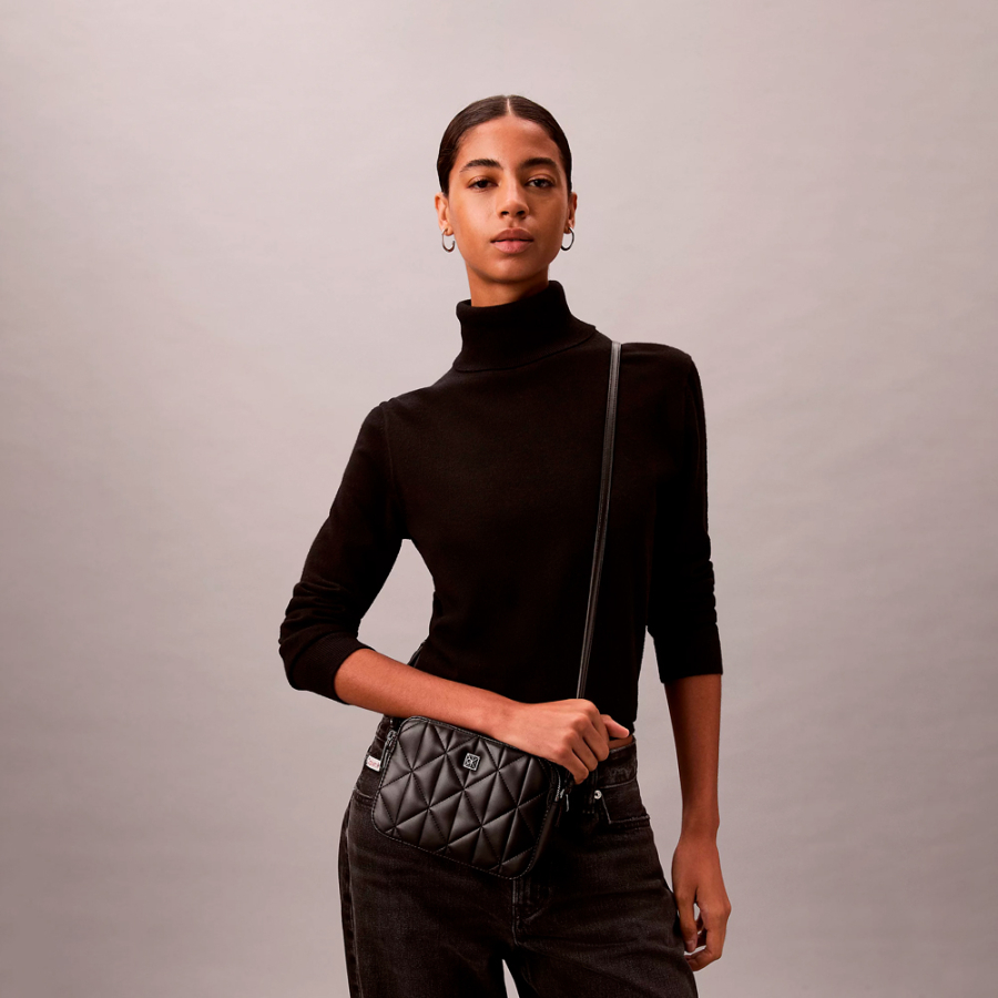 borsa-a-tracolla-imbottita-con-doppia-cerniera-e-logo-iconico