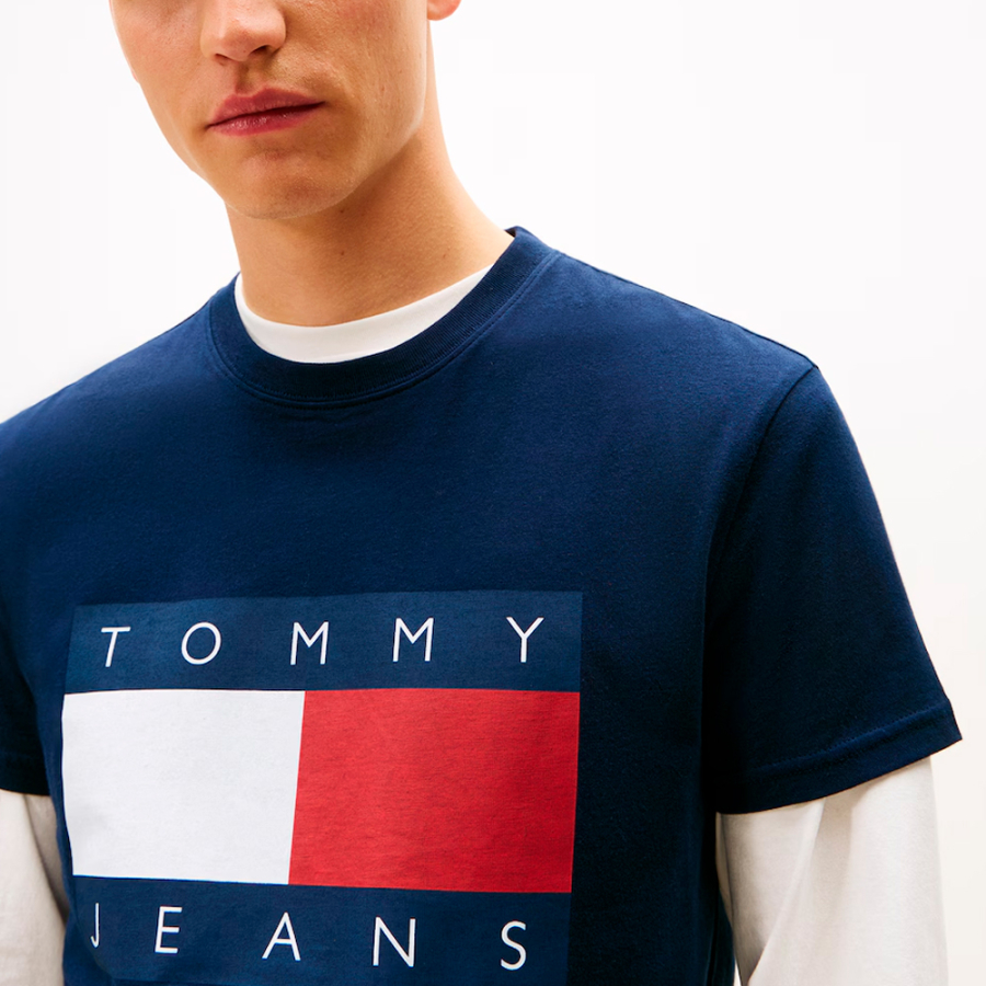 maglietta-girocollo-con-toppa