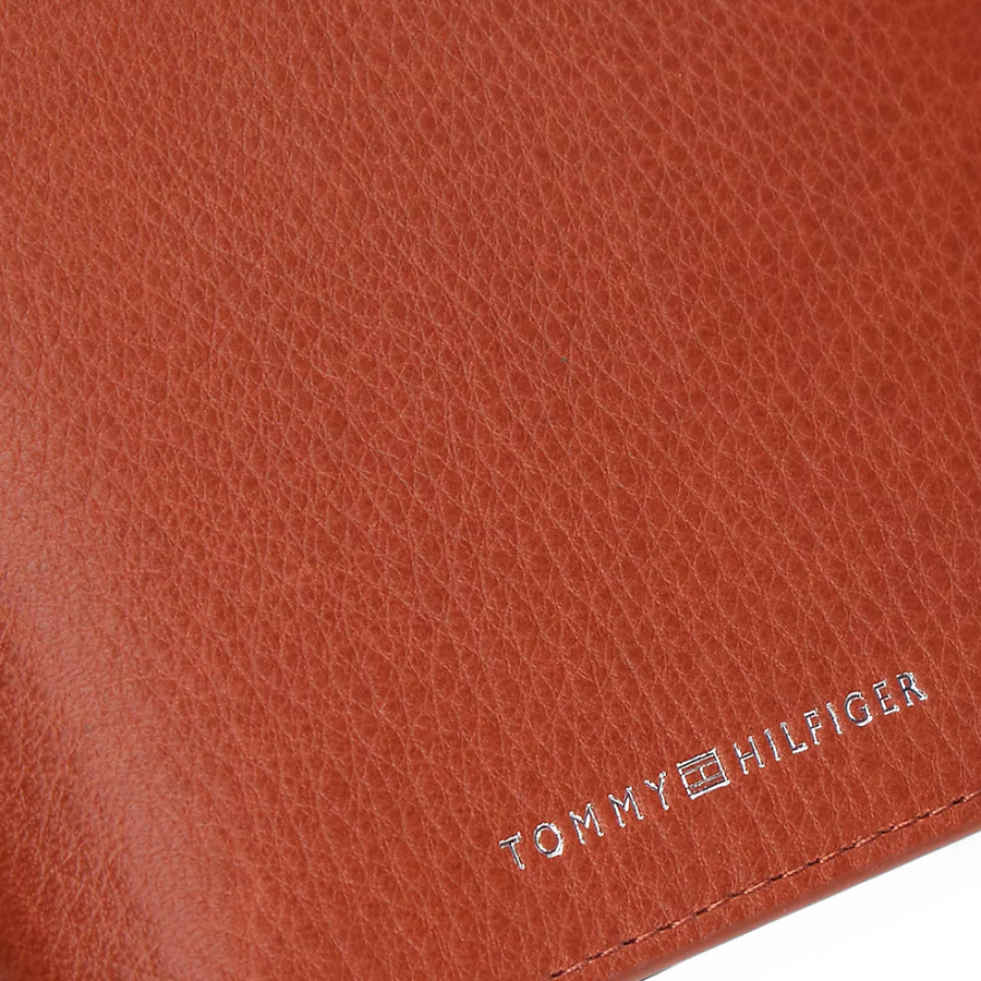 corporate-folding-wallet-with-flap-and-logo