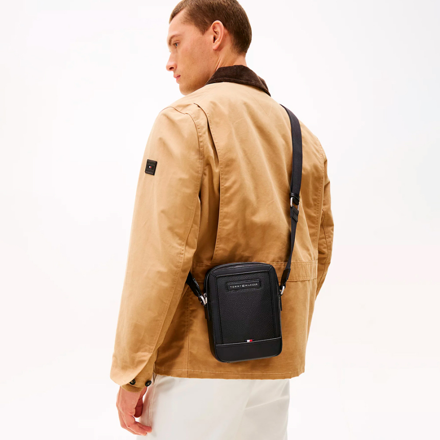 reporter-schultertasche-mit-logo reporter-schultertasche-mit-logo