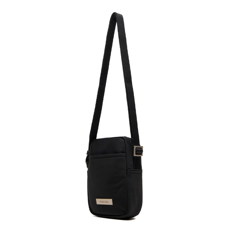sleek-slim-reporter-crossbody-bag sleek-slim-reporter-crossbody-bag