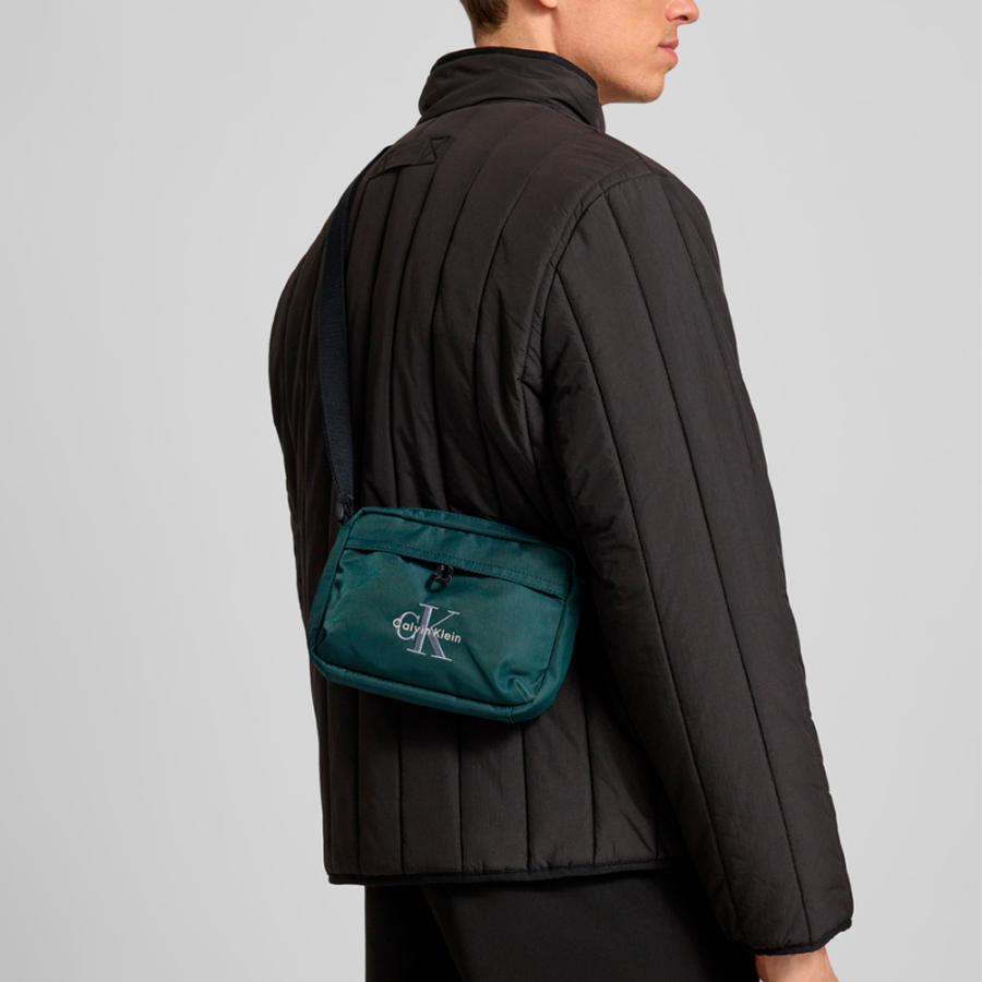 bolsa-de-ombro-para-camera-em-nylon-com-logotipo-em-destaque