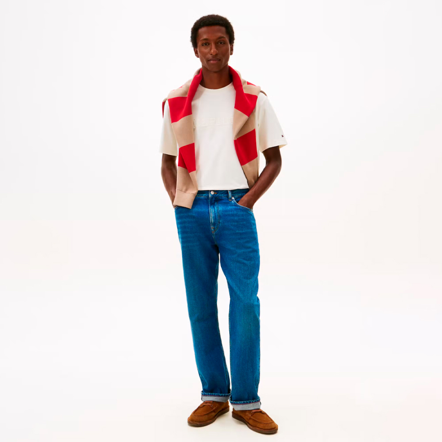 camiseta-de-cuello-redondo-con-logo-bordado camiseta-de-cuello-redondo-con-logo-bordado