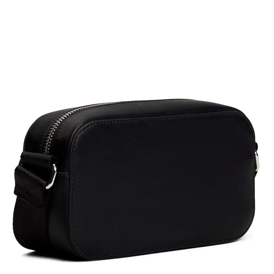 essential-crossbody-bag-with-metal-logo essential-crossbody-bag-with-metal-logo