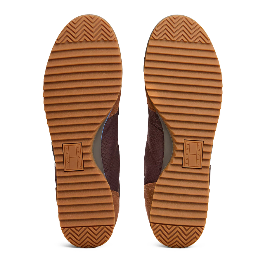 retro-sneakers-with-a-mix-of-textures