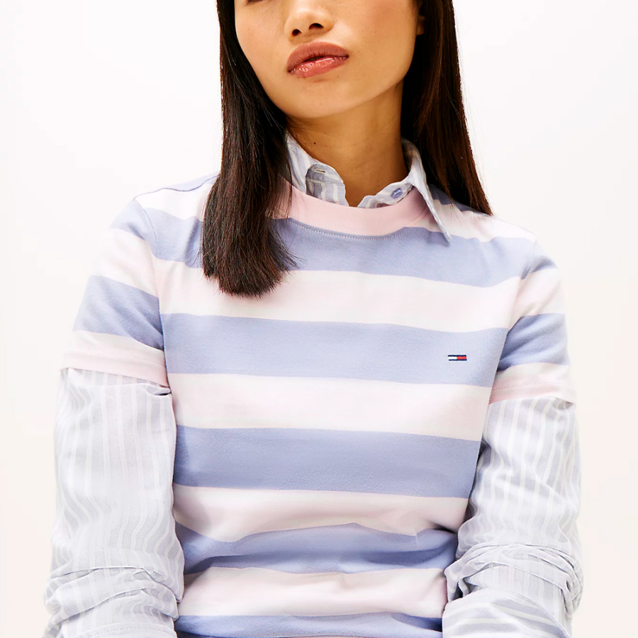 t-shirt-tricote-avec-logo-brode