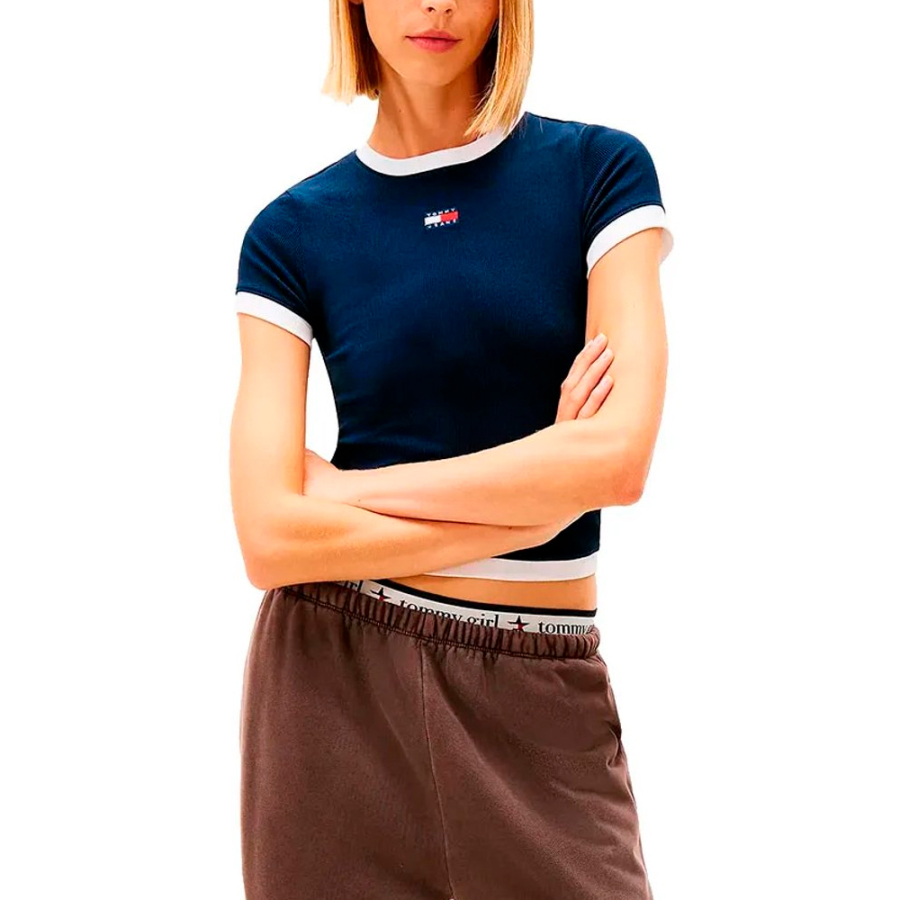 tommy-rippstrick-t-shirt-in-schmaler-passform-mit-aufnaher tommy-rippstrick-t-shirt-in-schmaler-passform-mit-aufnaher