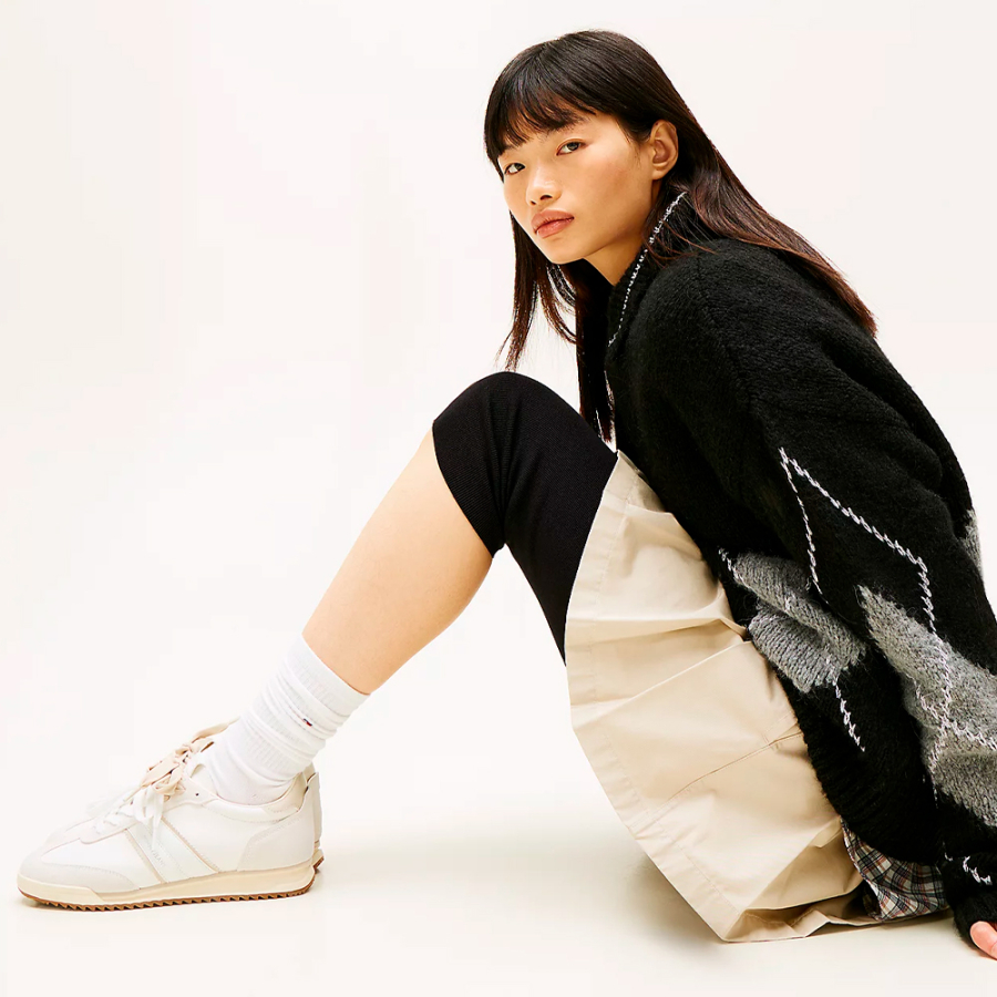 low-cut-leather-sneakers