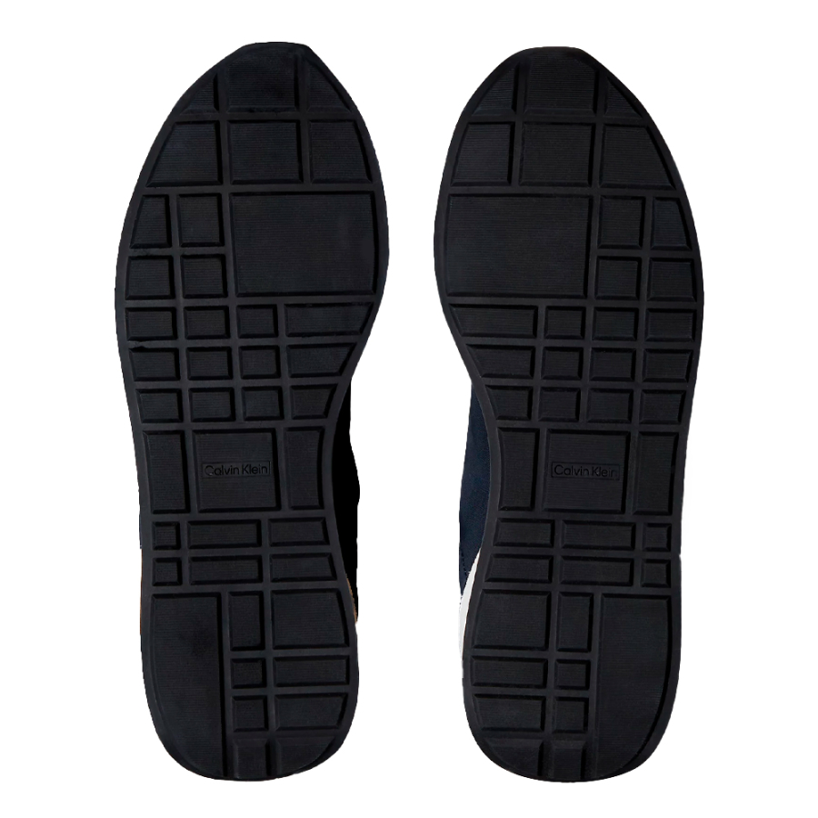 1979-running-shoes-with-distinctive-logo 1979-running-shoes-with-distinctive-logo