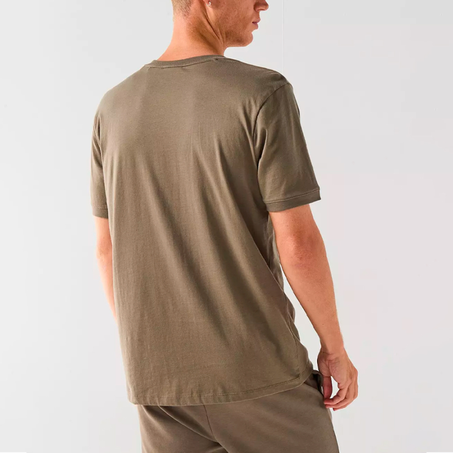 t-shirt-with-logo-tag