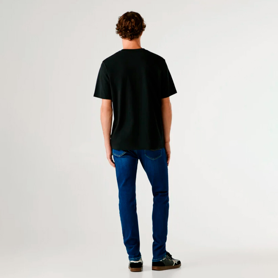 normal-geschnittenes-t-shirt-mit-aufgedrucktem-logo