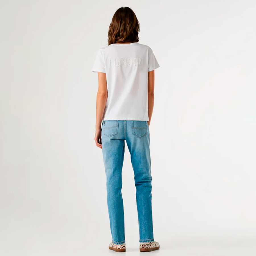 camiseta-com-logotipo-estampado camiseta-com-logotipo-estampado