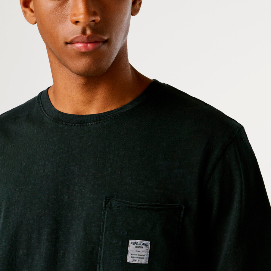 camiseta-bolsillo-frontal-fit-regular