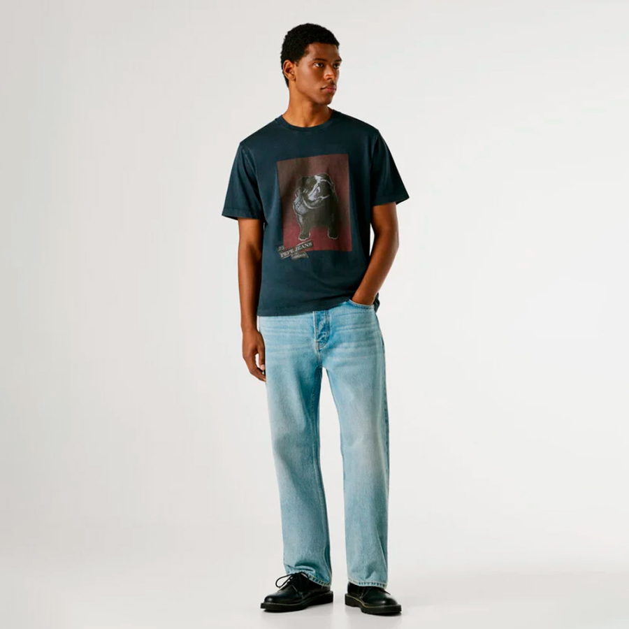 t-shirt-con-stampa-grafica-dalla-vestibilita-regolare