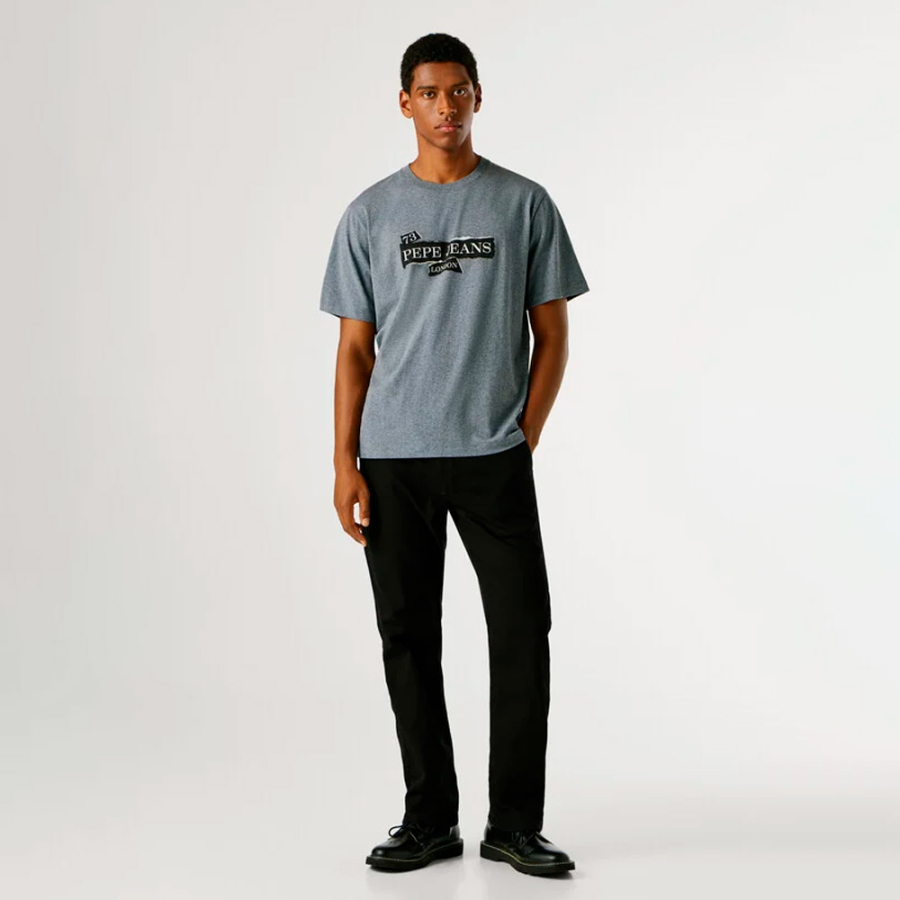 t-shirt-con-logo-stampato-dalla-vestibilita-regolare