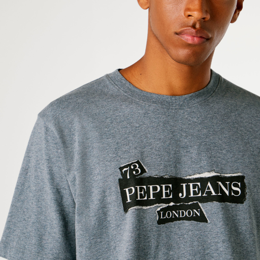 t-shirt-con-logo-stampato-dalla-vestibilita-regolare