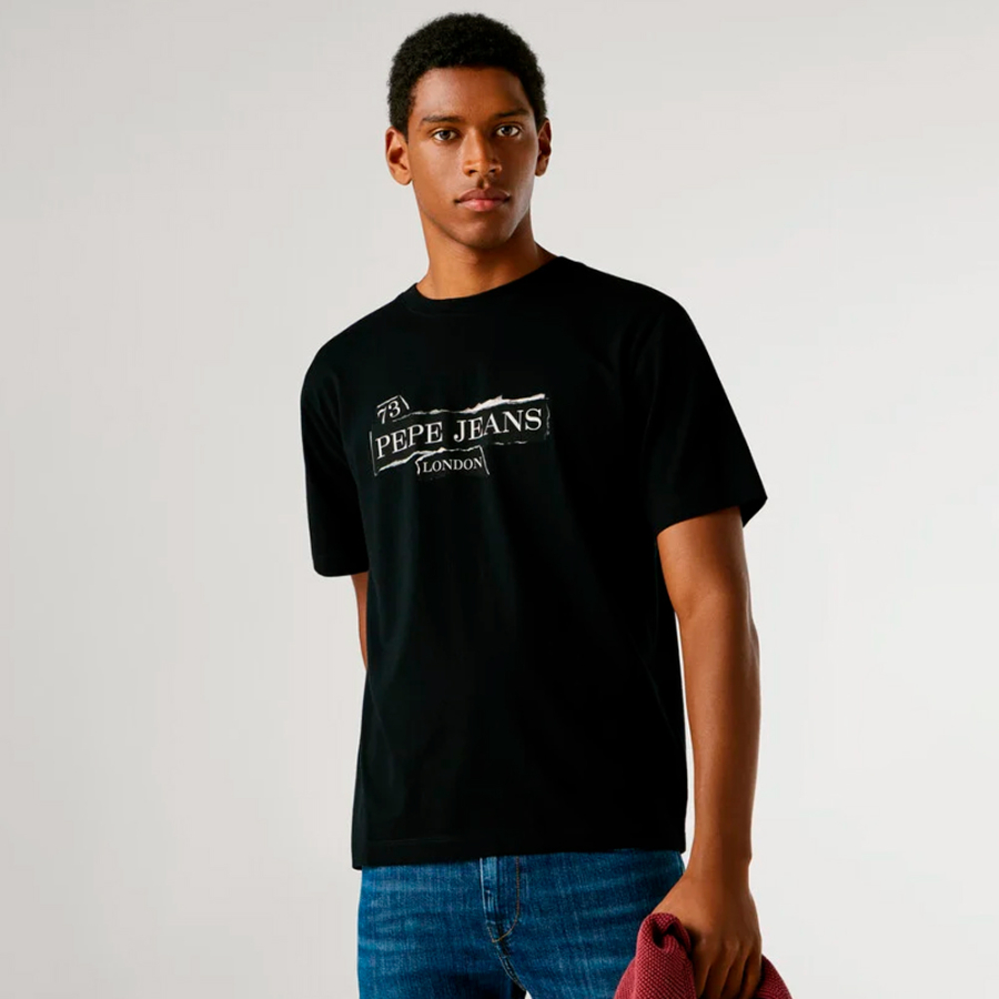 normal-geschnittenes-t-shirt-mit-aufgedrucktem-logo