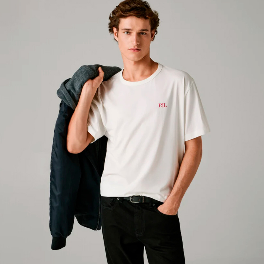 camiseta-com-estampa-nas-costas-modelagem-folgada camiseta-com-estampa-nas-costas-modelagem-folgada