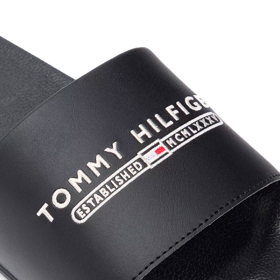 chanclas-con-logo-bordado chanclas-con-logo-bordado