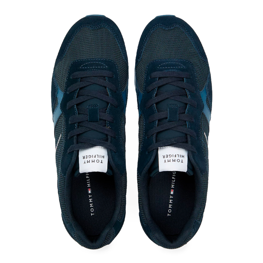 tenis-de-camurca-com-uma-mistura-de-texturas tenis-de-camurca-com-uma-mistura-de-texturas