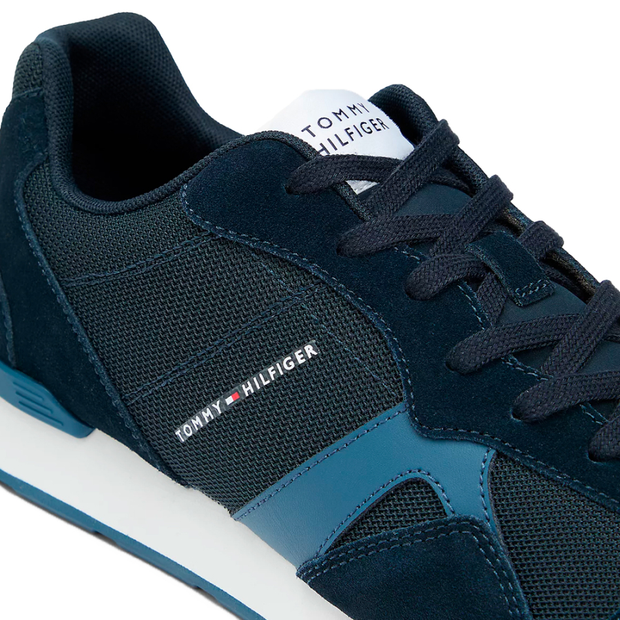 tenis-de-camurca-com-uma-mistura-de-texturas tenis-de-camurca-com-uma-mistura-de-texturas