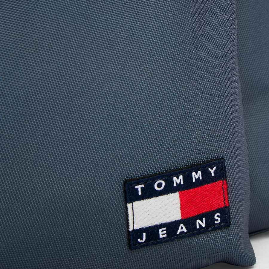 essential-logo-backpack essential-logo-backpack