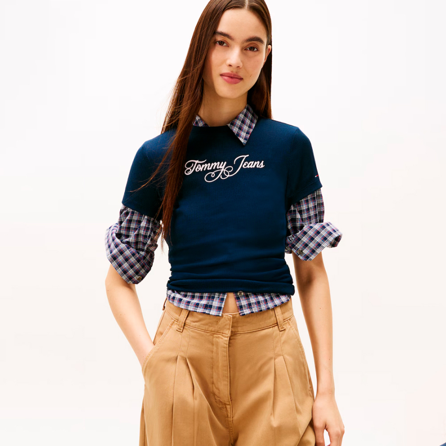 camiseta-slim-essentials-logo camiseta-slim-essentials-logo