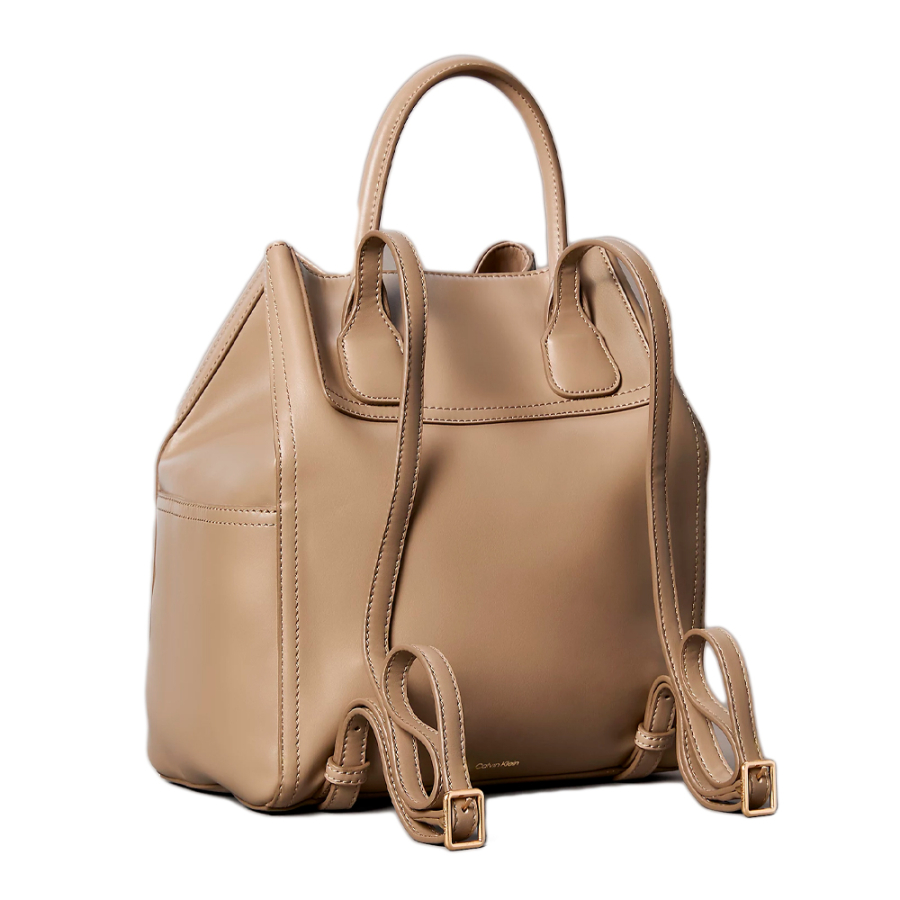 mochila-con-cordon-con-monograma mochila-con-cordon-con-monograma