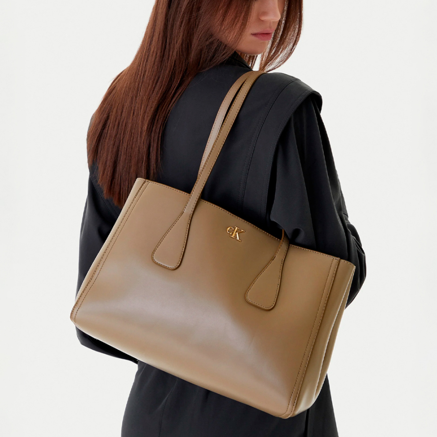 bolso-tote-de-trabajo-mediano-con-monograma bolso-tote-de-trabajo-mediano-con-monograma