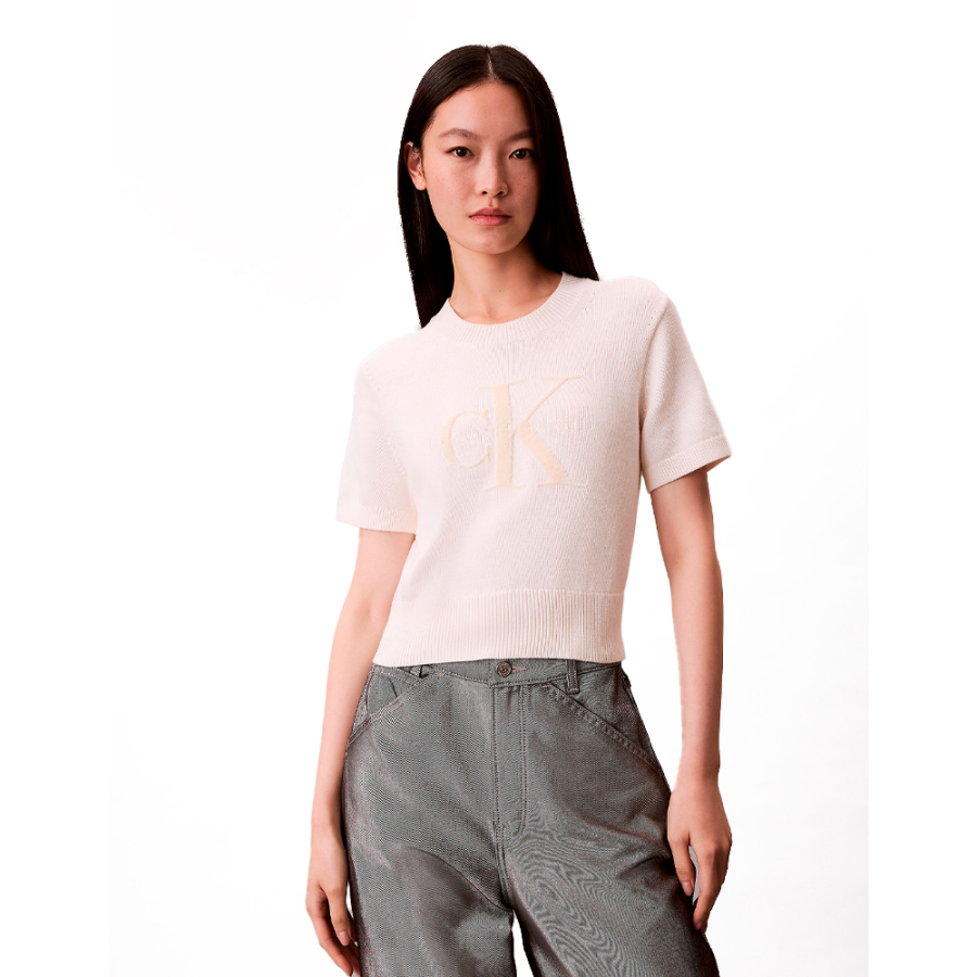camiseta-cropped-de-malha-jersey-com-monograma