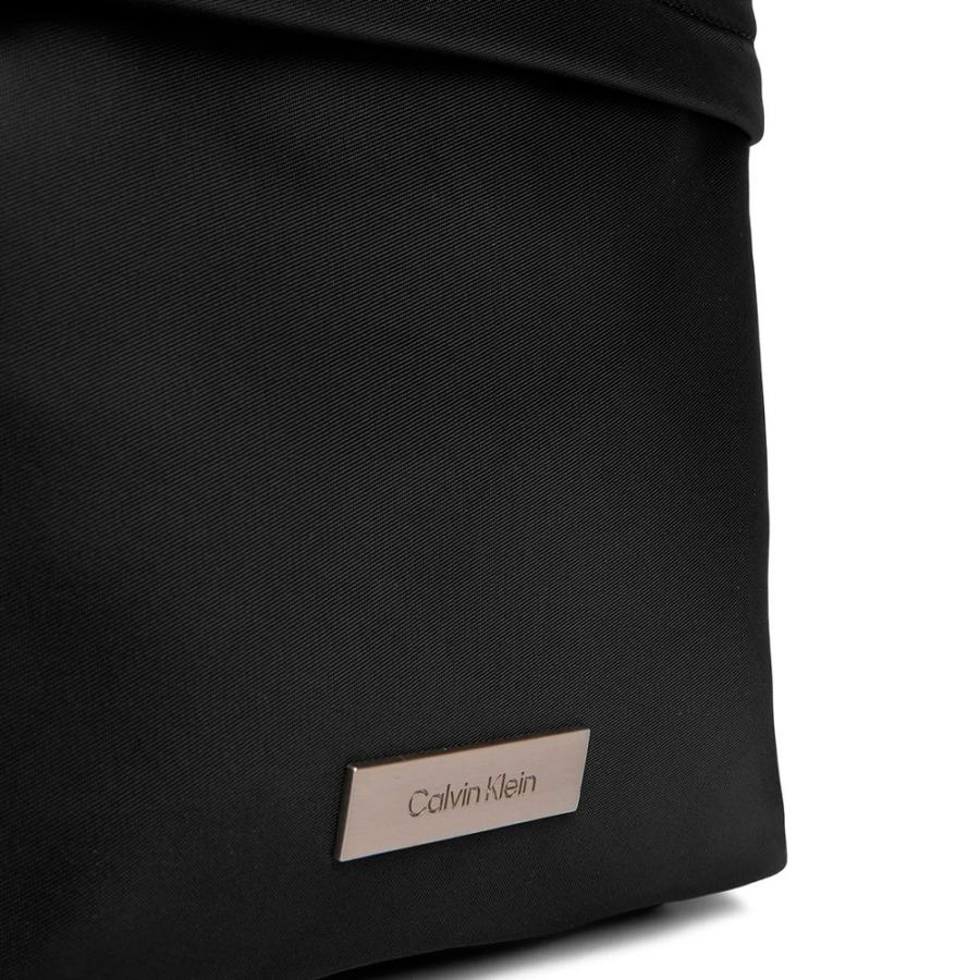 sleek-slim-flatpack-crossbody-bag sleek-slim-flatpack-crossbody-bag