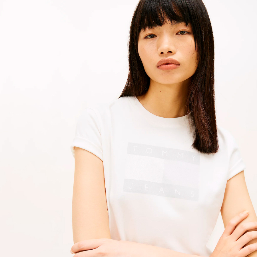 tommy-hilfiger-tonal-logo-t-shirt