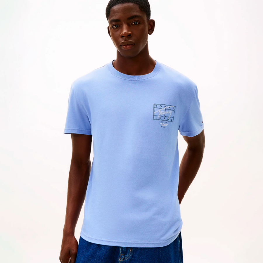 t-shirt-avec-logos-effet-spray