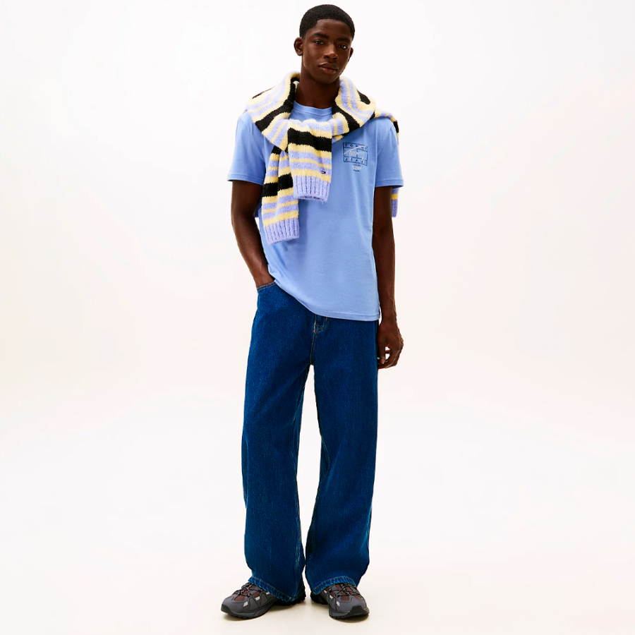 t-shirt-con-loghi-effetto-spray t-shirt-con-loghi-effetto-spray