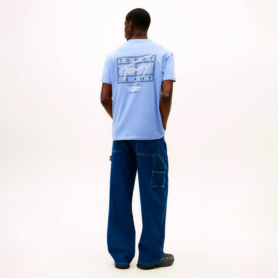 camiseta-con-logos-de-efecto-espray camiseta-con-logos-de-efecto-espray