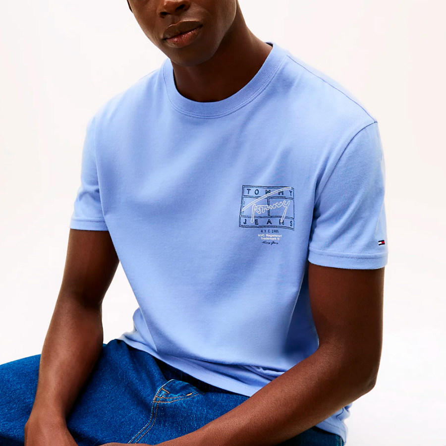 t-shirt-mit-logos-im-spruheffekt