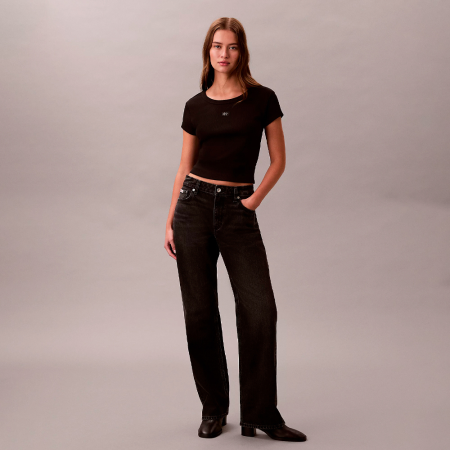 schmal-geschnittenes-geripptes-baumwoll-t-shirt-mit-logo