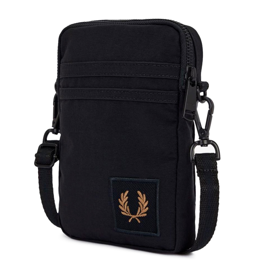 nylon-schultertasche-mit-abzeichen nylon-schultertasche-mit-abzeichen