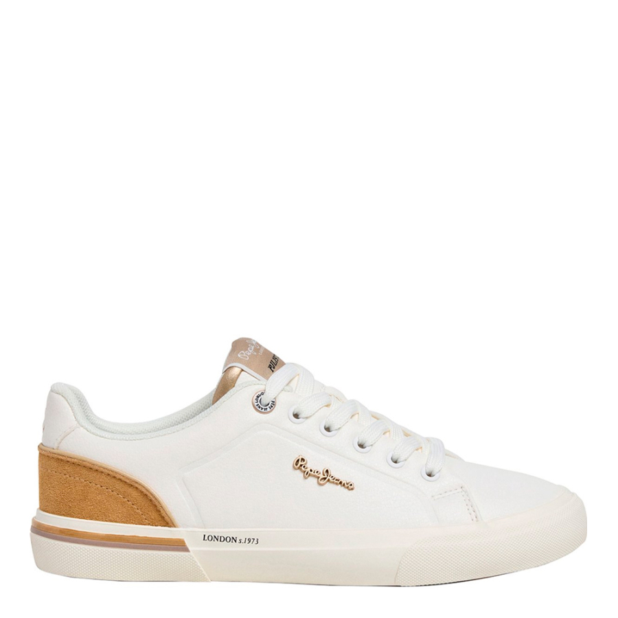 klassische-sneaker-mit-wildlederdetails